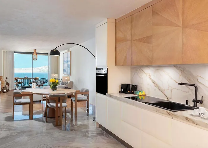 Swissôtel Living 5*