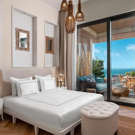 Szálloda Swissotel Living 5*