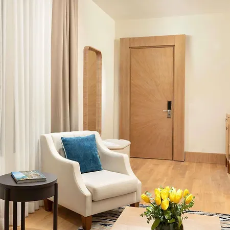 מלון Swissotel Living